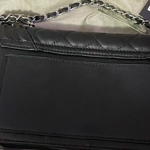 Badgley Mischka letter lock crossbody 💼